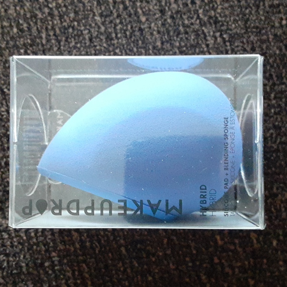 Makeup Drop blending sponge